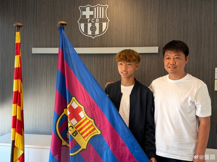 14岁李昊炎签约巴萨U15，中国足坛历史首人