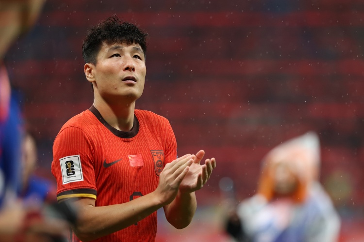 武磊百场纪念仪式成唯一亮点,国足0-0闷平泰国