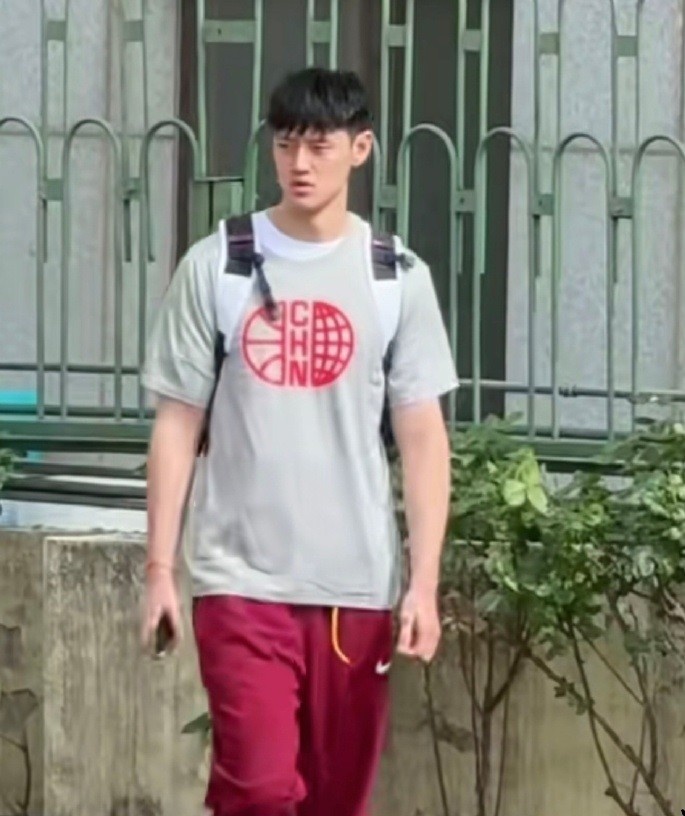 杨瀚森+曾凡博+贺希宁驰援国家队 世预赛两场赛程敲定