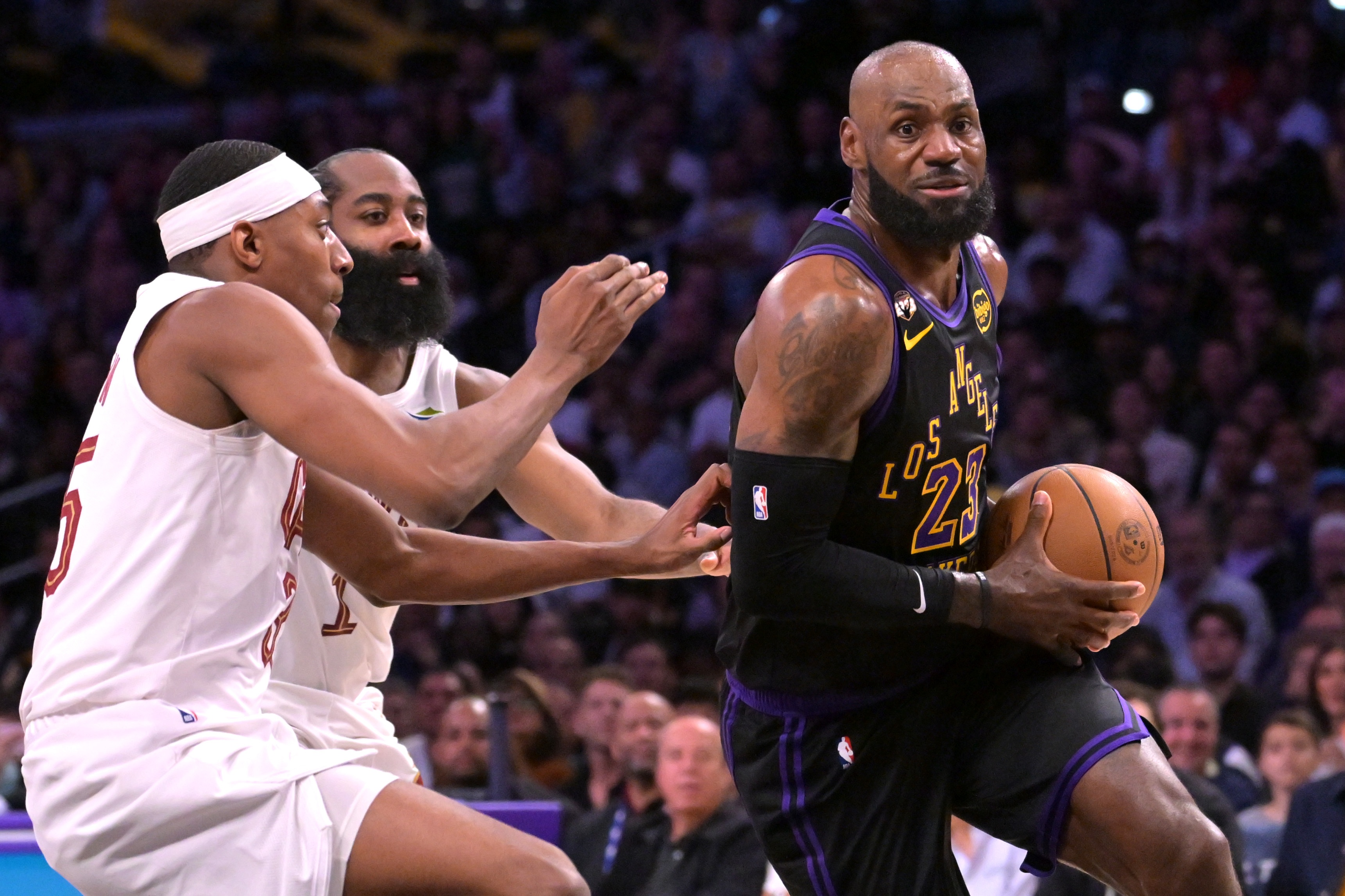 斯科特：勒布朗难入湖人队史前五 标准在冠军数量