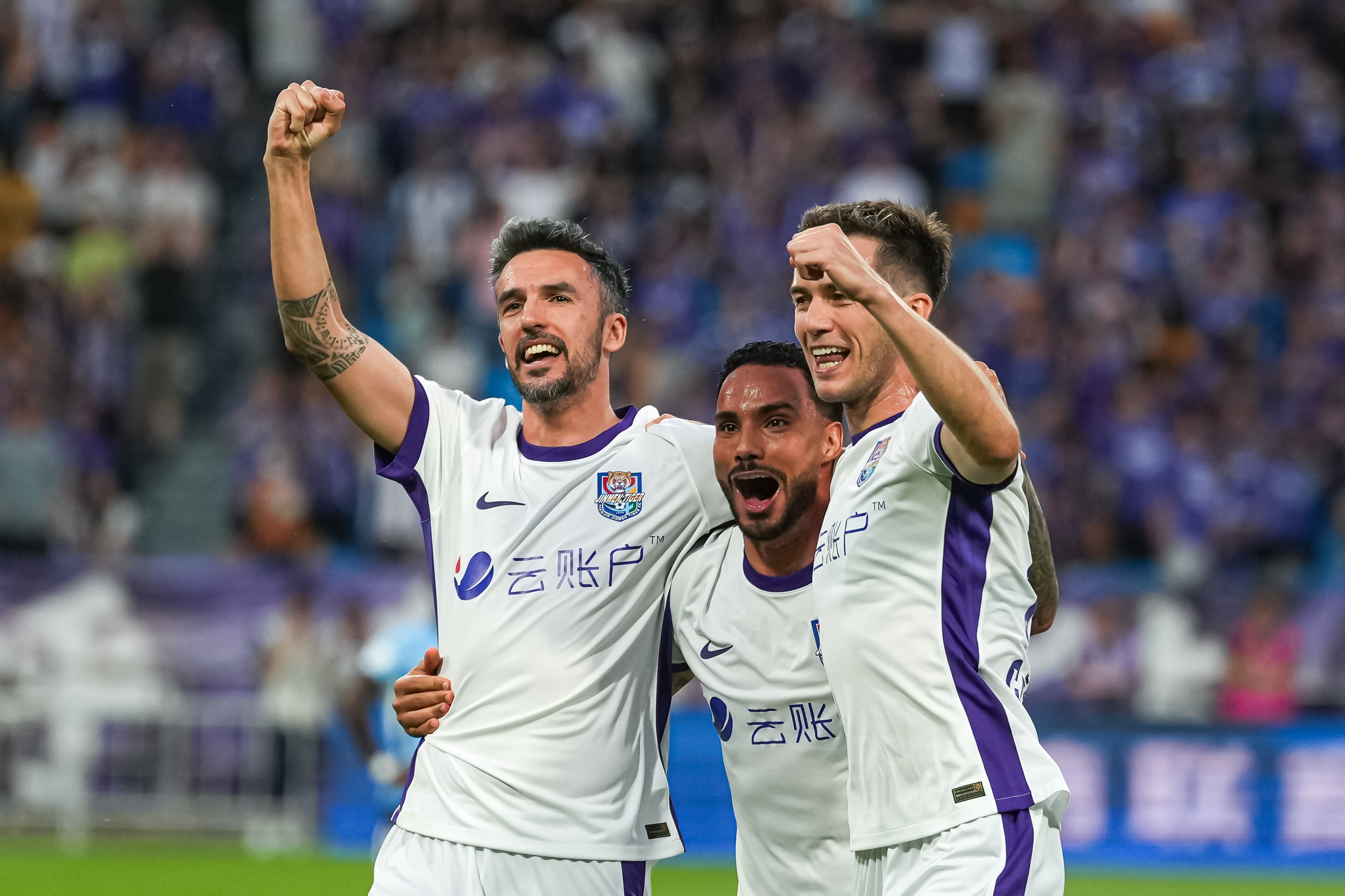 津门虎3-0深圳新鹏城:周密预案卸保级包袱,于根伟远程调度有术